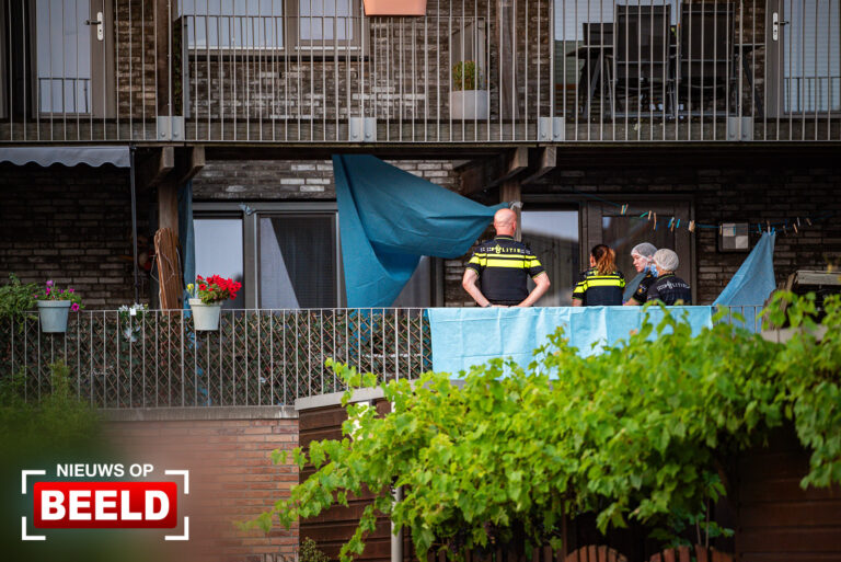 Man overleden na val uit raam Torenstraat Dordrecht