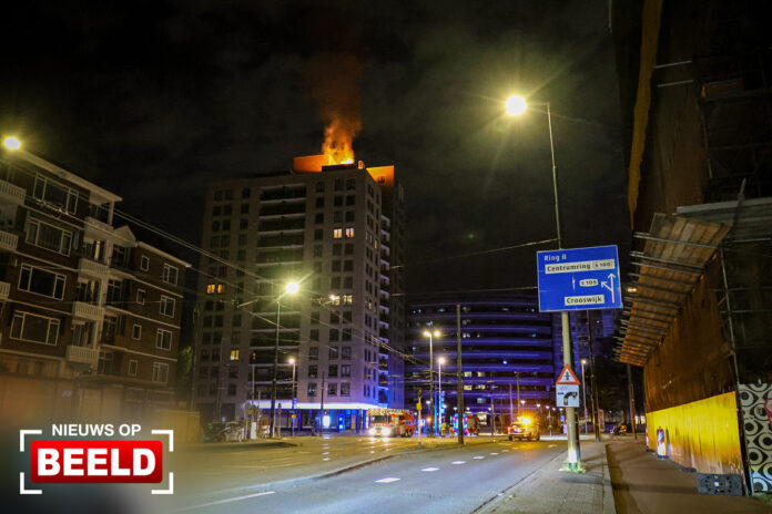 Grote brand op dakterras van appartementencomplex Goudsesingel Rotterdam