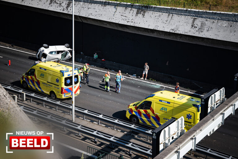 Botlektunnel dicht in richting Rotterdam door twee ongevallen A15 Hoogvliet-Rotterdam