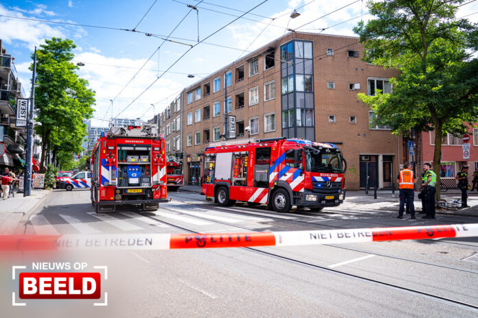 Explosie bij felle brand in bovenwoning Van Speykstraat Rotterdam