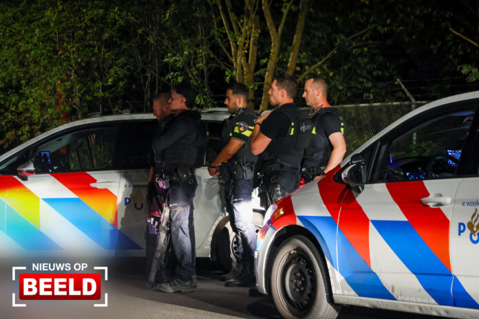 Grote politie-inzet na melding van schietpartij Toepad Rotterdam