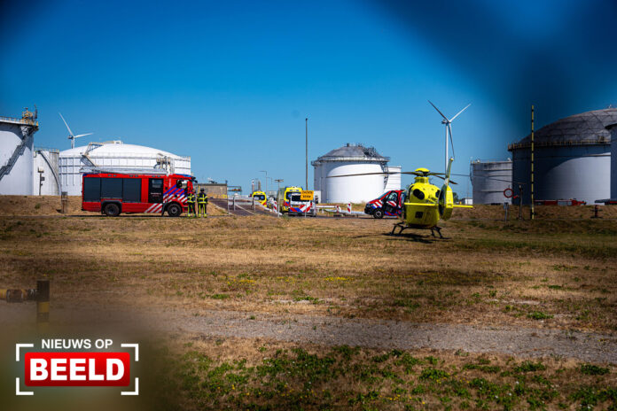 Dode en gewonden bij explosie op tankterminal Moezelweg Europoort Rotterdam