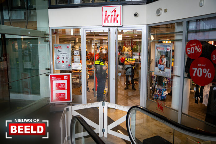 Man aangehouden na poging overval op winkel Zuidplein Rotterdam