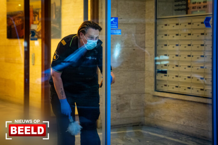 VIDEO | Dode man in flat blijkt slachtoffer misdrijf Botersloot Rotterdam