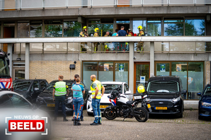 Brand met meerdere explosies Purmerhoek Capelle aan den IJssel