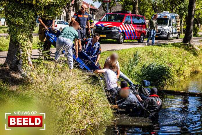 Vrouw in rolstoel komt in sloot terecht Haaswijkweg Oost Dordrecht
