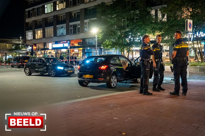 Auto rijdt opzettelijk in op andere auto bij vechtpartij Zuidplein Rotterdam