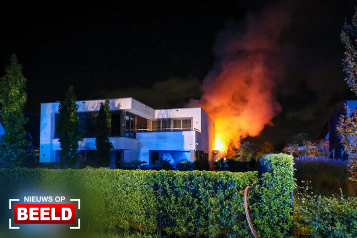 Woning onbewoonbaar na uitslaande brand Hendrikseiland Zevenhuizen