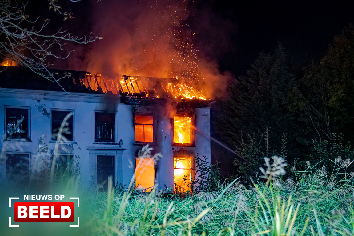 Uitslaande brand in leegstaande woning ‘s-Gravenweg Rotterdam