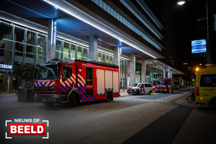 Brand na brandstichting in trappenhuis De Rotterdam Wilhelminakade Rotterdam
