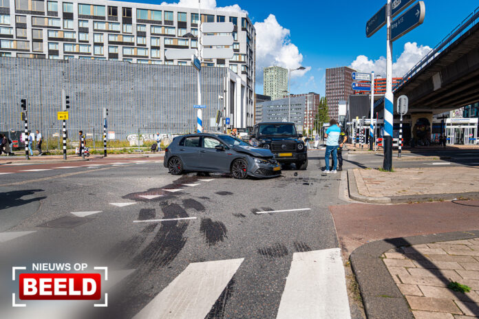 Bestuurder gewond en aangehouden na aanrijding wegens rijden onder invloed Brede Hilledijk Rotterdam