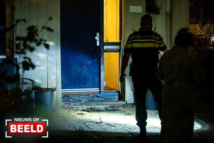 Schade aan woning na explosie Huniadijk Rotterdam