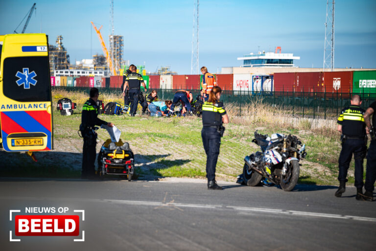 Motorrijder zwaargewond na eenzijdig ongeval Mekongweg Maasvlakte Rotterdam