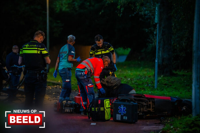 Man zwaargewond na ongeluk met scooter Lentedans Capelle aan den IJssel