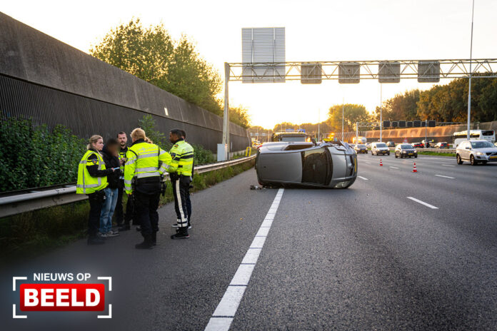 Aanhouding bij aanrijding waarbij auto kantelde A16 Zwijndrecht
