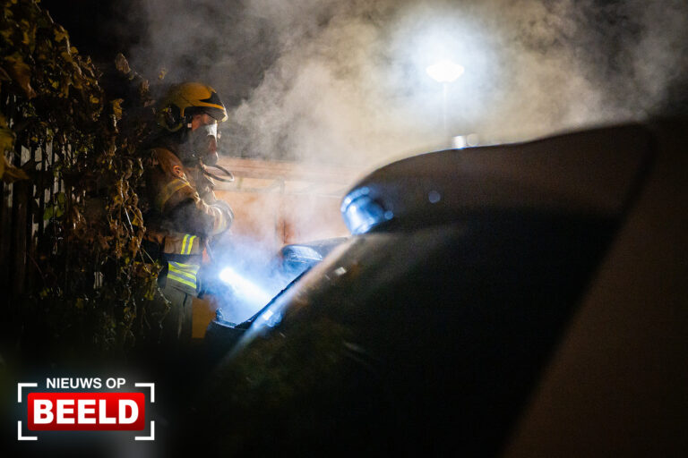 Auto zwaar beschadigd na brand in kofferbak Borstelgras Spijkenisse
