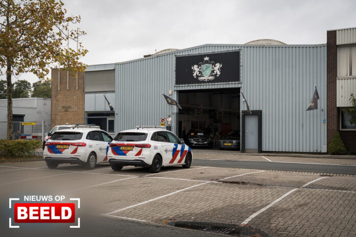 Gewapende overval bij autobedrijf Berkenwoudestraat Rotterdam