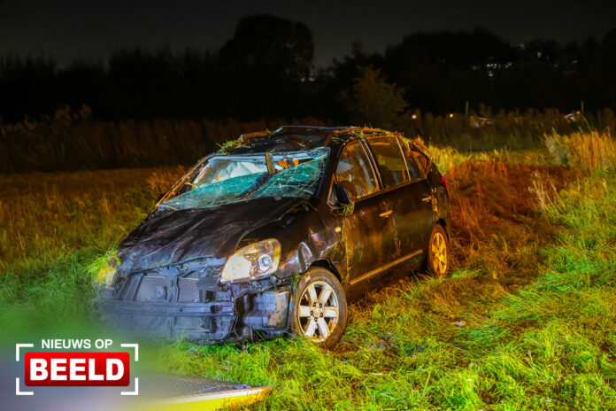 Auto slaat over de kop na ongeval N209 Bleiswijk